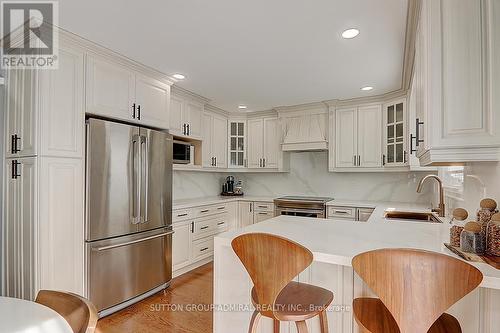 519 Highcliffe Drive, Vaughan, ON - Indoor Photo Showing Kitchen With Upgraded Kitchen