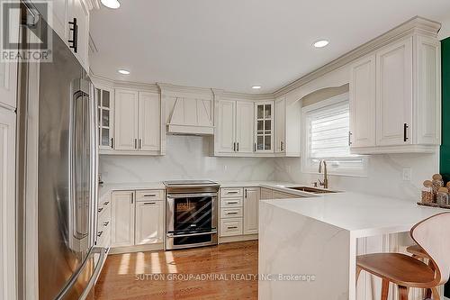 519 Highcliffe Drive, Vaughan, ON - Indoor Photo Showing Kitchen With Upgraded Kitchen