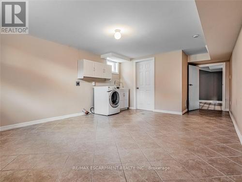 4307 Alta Court, Mississauga, ON - Indoor Photo Showing Laundry Room