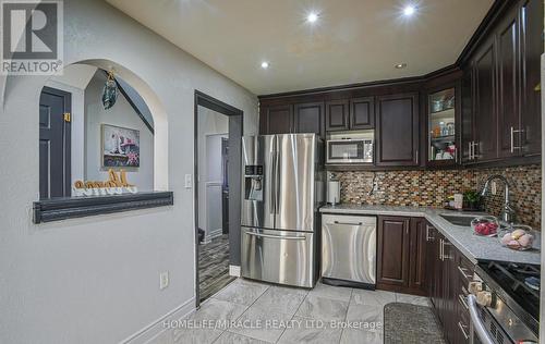 125 Oatfield Road, Brampton, ON - Indoor Photo Showing Kitchen With Stainless Steel Kitchen With Upgraded Kitchen