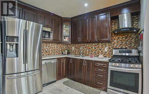 125 Oatfield Road, Brampton, ON - Indoor Photo Showing Kitchen With Stainless Steel Kitchen With Double Sink With Upgraded Kitchen