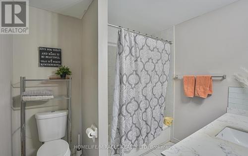 125 Oatfield Road, Brampton, ON - Indoor Photo Showing Bathroom