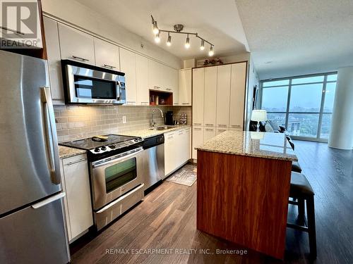 1102 - 1 Valhalla Inn Road, Toronto, ON - Indoor Photo Showing Kitchen With Upgraded Kitchen