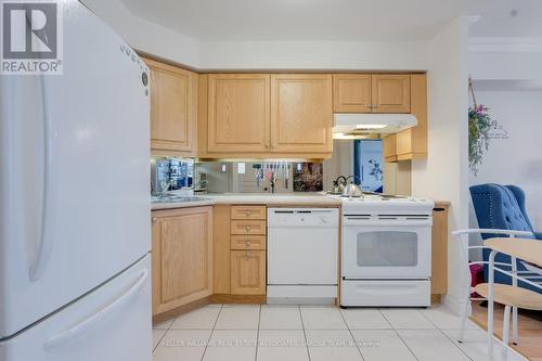 707 - 3 Marine Parade Drive, Toronto, ON - Indoor Photo Showing Kitchen