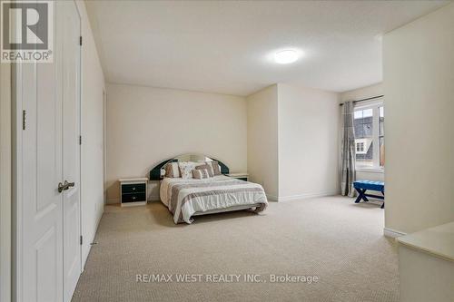 33 Ashcreek Drive, Brampton, ON - Indoor Photo Showing Bedroom