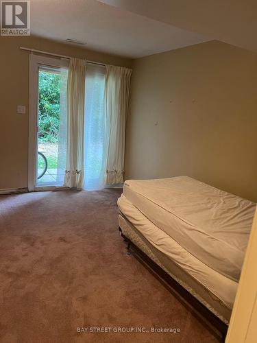 2549 Flannery Drive, Billings Bridge - Riverside Park And Area, ON - Indoor Photo Showing Bedroom