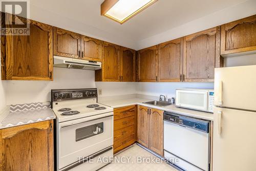 1112 - 1440 Heron Road S, Ottawa, ON - Indoor Photo Showing Kitchen