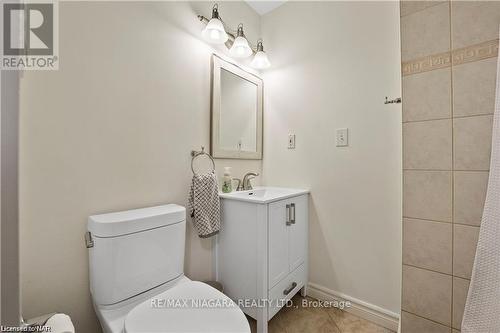 375 Mississauga Street, Niagara-On-The-Lake, ON - Indoor Photo Showing Bathroom