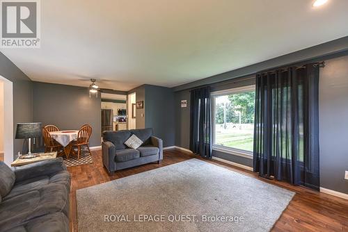 1892 Warminster Side Road, Oro-Medonte (Warminister), ON - Indoor Photo Showing Living Room