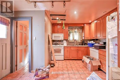 77 Elford Crescent, Hamilton, ON - Indoor Photo Showing Kitchen