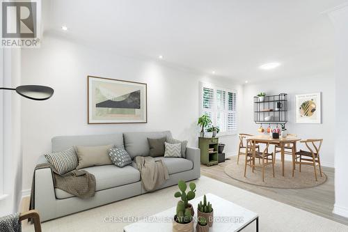 1298 Lewisham Drive, Mississauga, ON - Indoor Photo Showing Living Room