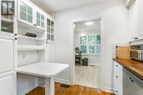 1298 Lewisham Drive, Mississauga, ON - Indoor Photo Showing Bedroom