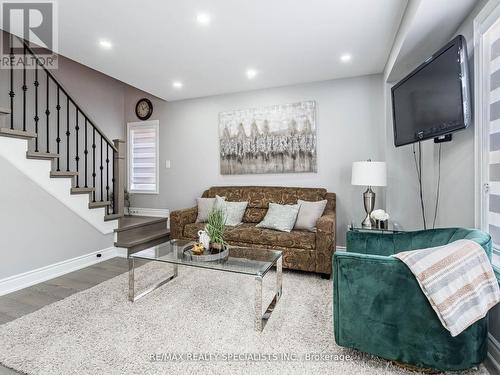 109 Farthingale Crescent, Brampton, ON - Indoor Photo Showing Living Room