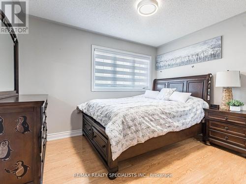 109 Farthingale Crescent, Brampton, ON - Indoor Photo Showing Bedroom