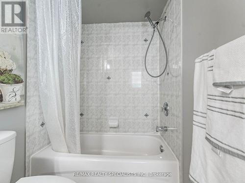 109 Farthingale Crescent, Brampton, ON - Indoor Photo Showing Bathroom