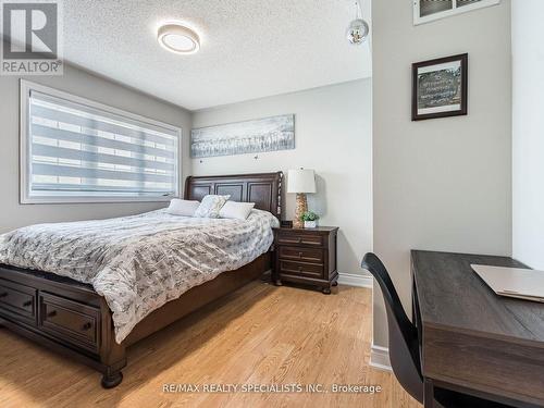 109 Farthingale Crescent, Brampton, ON - Indoor Photo Showing Bedroom