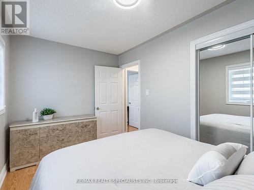 109 Farthingale Crescent, Brampton, ON - Indoor Photo Showing Bedroom