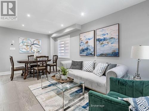 109 Farthingale Crescent, Brampton, ON - Indoor Photo Showing Living Room