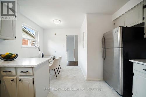 3318 Acala Crescent, Mississauga, ON - Indoor Photo Showing Kitchen