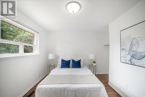 3318 Acala Crescent, Mississauga, ON - Indoor Photo Showing Bedroom