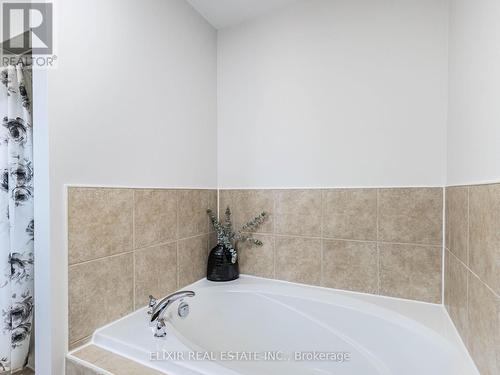 5 Tawnberry Circle, Brampton, ON - Indoor Photo Showing Bathroom