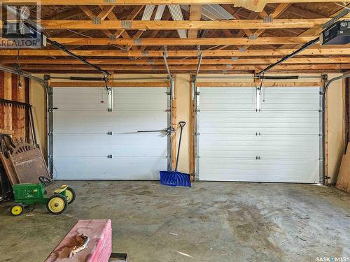 1116 Main Street, Rosetown, SK - Indoor Photo Showing Garage