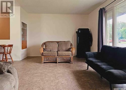 1116 Main Street, Rosetown, SK - Indoor Photo Showing Living Room