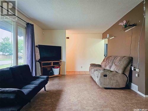 1116 Main Street, Rosetown, SK - Indoor Photo Showing Living Room