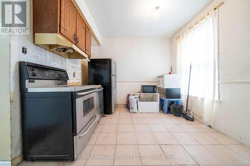 178 Stirton Street, Hamilton, ON - Indoor Photo Showing Kitchen