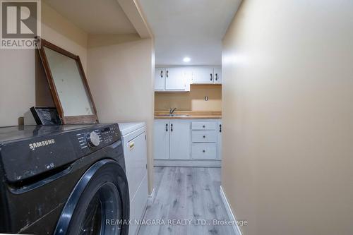 178 Stirton Street, Hamilton, ON - Indoor Photo Showing Laundry Room