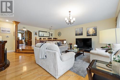 153 Wilson Road S, Oshawa (Donevan), ON - Indoor Photo Showing Living Room