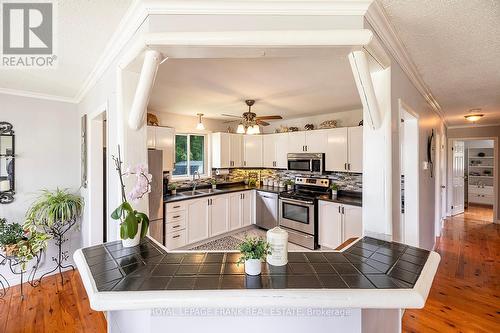 4 Shelley Drive, Kawartha Lakes (Little Britain), ON - Indoor Photo Showing Kitchen