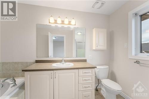 182 Garrity Crescent, Ottawa, ON - Indoor Photo Showing Bathroom