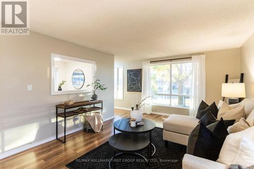 757 Edna Court, Oshawa, ON - Indoor Photo Showing Living Room