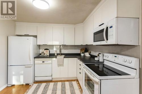 757 Edna Court, Oshawa, ON - Indoor Photo Showing Kitchen