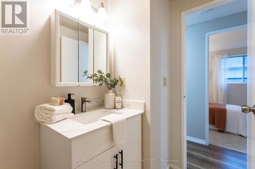 757 Edna Court, Oshawa, ON - Indoor Photo Showing Bathroom