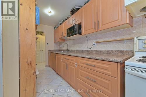 1039 - 100 Mornelle Court, Toronto, ON - Indoor Photo Showing Kitchen