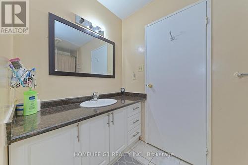 1039 - 100 Mornelle Court, Toronto, ON - Indoor Photo Showing Bathroom