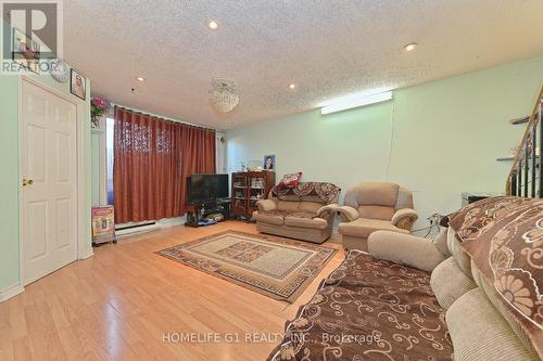 1039 - 100 Mornelle Court, Toronto, ON - Indoor Photo Showing Living Room