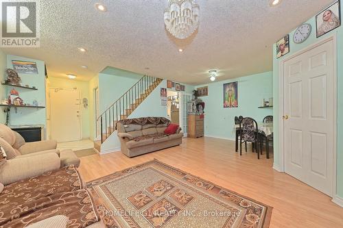 1039 - 100 Mornelle Court, Toronto, ON - Indoor Photo Showing Living Room