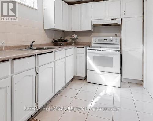 9 Addison Street, Richmond Hill, ON - Indoor Photo Showing Kitchen With Double Sink