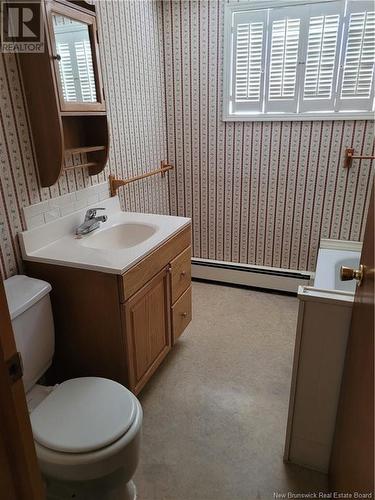 129 Helen Street, Woodstock, NB - Indoor Photo Showing Bathroom