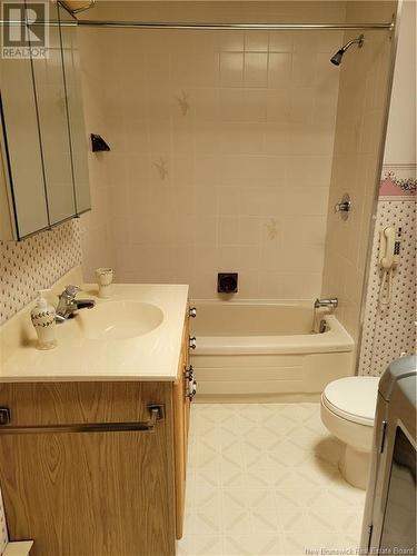 129 Helen Street, Woodstock, NB - Indoor Photo Showing Bathroom