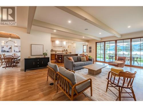 886 Lighthouse Landing, Summerland, BC - Indoor Photo Showing Living Room