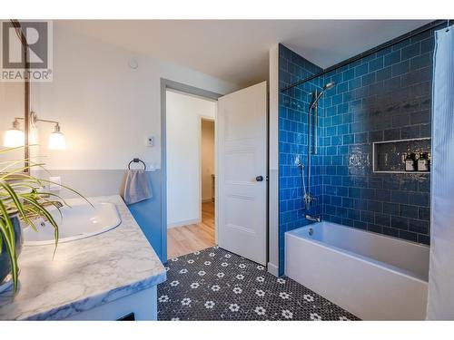 886 Lighthouse Landing, Summerland, BC - Indoor Photo Showing Bathroom