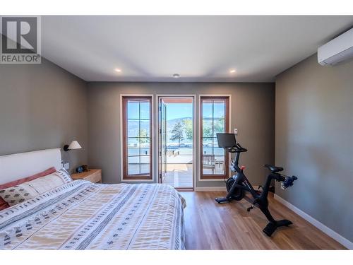 886 Lighthouse Landing, Summerland, BC - Indoor Photo Showing Bedroom