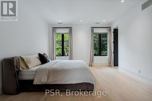 5 Dewbourne Avenue, Toronto, ON - Indoor Photo Showing Bedroom