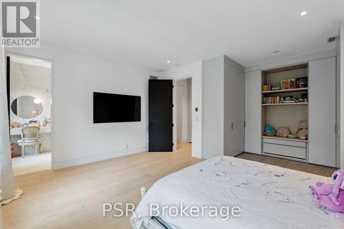 5 Dewbourne Avenue, Toronto, ON - Indoor Photo Showing Bedroom