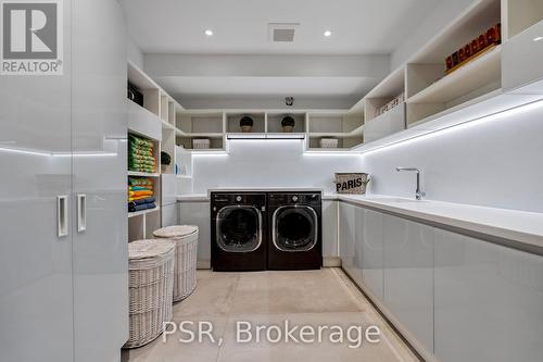 5 Dewbourne Avenue, Toronto, ON - Indoor Photo Showing Laundry Room