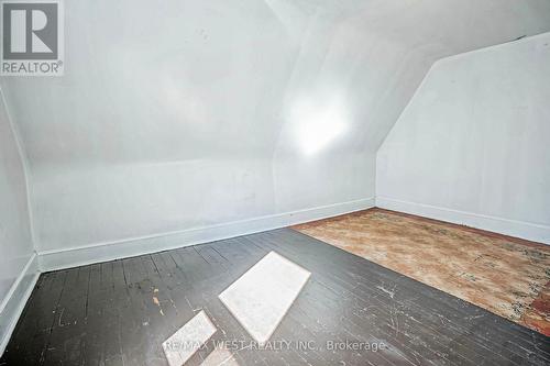 10 Afton Avenue, Toronto, ON - Indoor Photo Showing Other Room